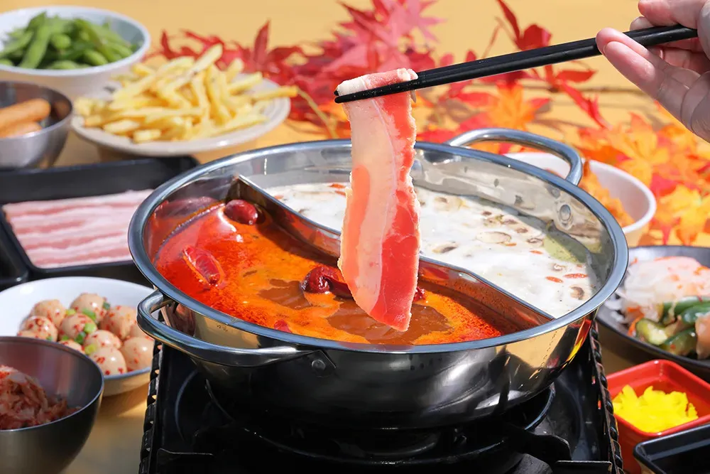 秋の夜長にぴったりの新メニュー「火鍋しゃぶしゃぶ食べ放題コース」